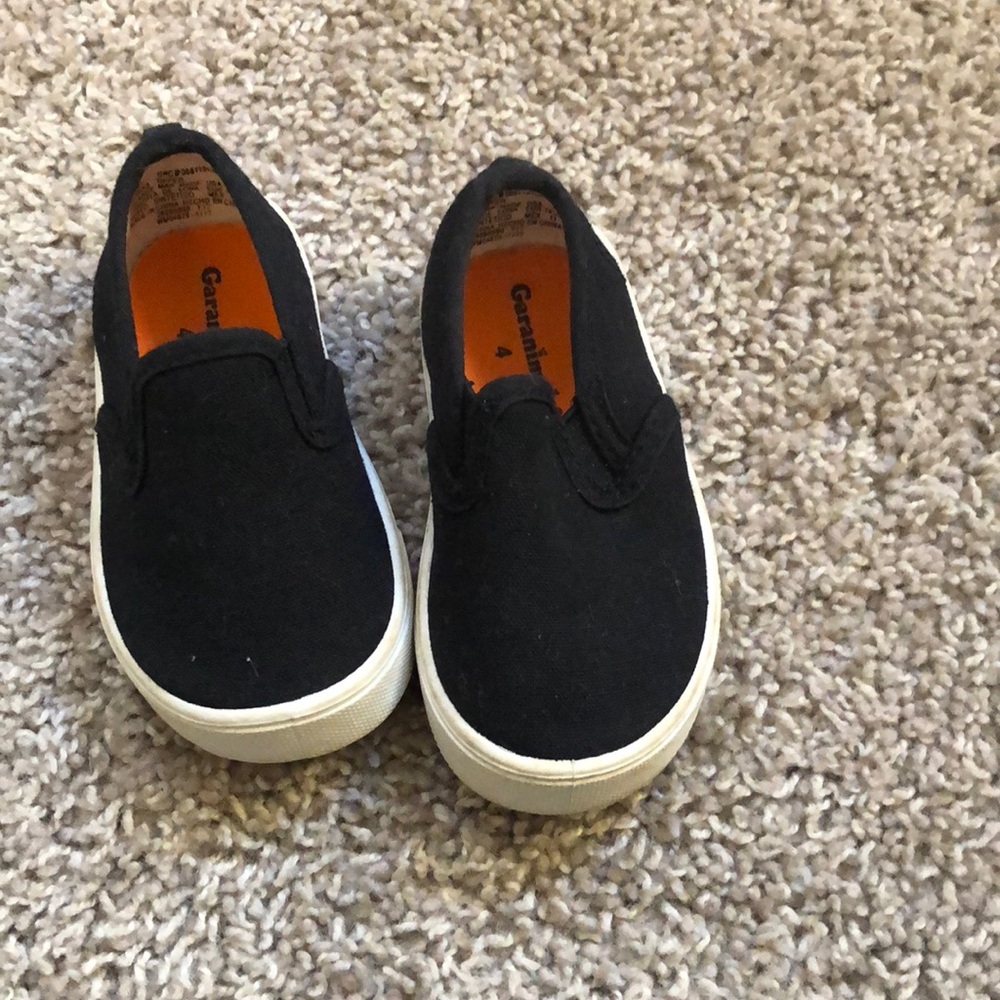 Infant black shoes